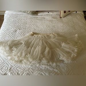 Pre-Owned White Full Malco Modes Petticoat